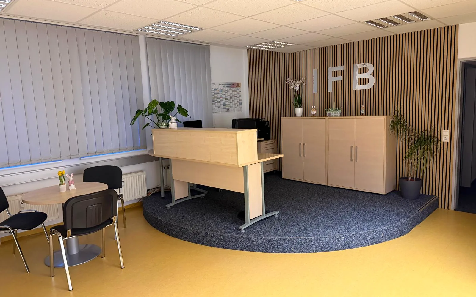 Empfangsbereich des IFB in der Winckelhoferstraße 3 in Ehingen